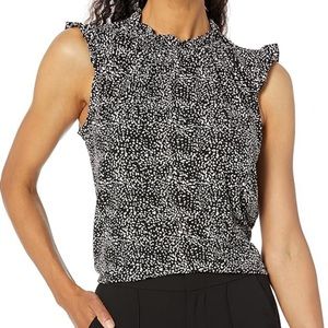 NWT Adrianna Papell blouse. Size M